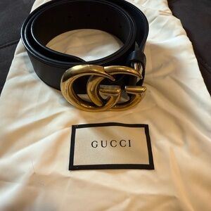 Gucci Black Leather Belt with Gold GG Buckle